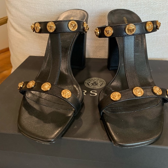Black Leather Versace Pumps with Gold Medusa Studs - Picture 4 of 4